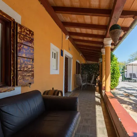 Lucky Villa