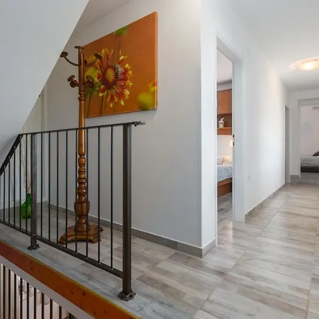 Lucky Villa